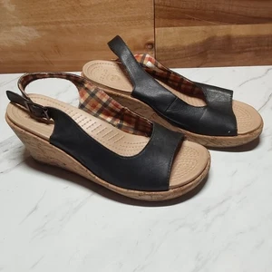 Crocs A-Leigh Damen-Sandalen 8 W schwarz Leder Fersenriemen offene Zehenpartie Kork Keilabsatz - Bild 1 von 6