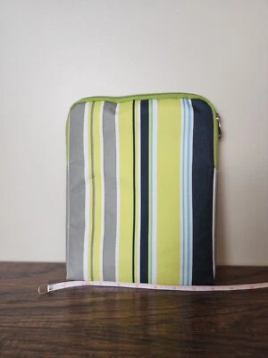 Bolsa blanda multicolor para tablet/ipad - 8" de ancho x 10" de alto (nueva sin etiquetas) Foto 1 de 4