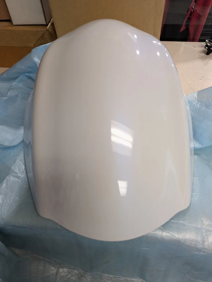 Suzuki OEM NUEVO EN CAJA 4550-15H01-YWW CAJA TRASERA, ASIENTO (BLANCO) 2012-2017 Hayabusa  Foto 1 de 3