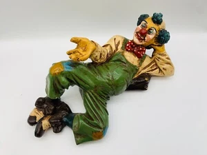 Clown liegend auf Koffer Figur Kunstmasse handgearbeitet signiert Statue 32cm - Bild 1 von 7