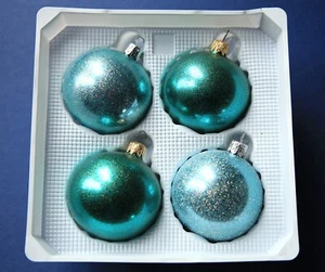 Set of 4 large blue sparkly glass Christmas/Xmas tree baubles in box - Picture 1 of 4