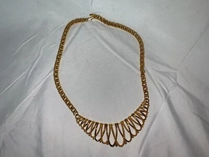 NICE Dressy VTG 1980s Crescent Shape Necklace Gold Tone - unknown composition - Picture 1 of 6