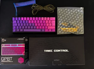 Wooting 60U Gaming Keyboard / ISO DE / Custom Glorious PBT Keycaps + Cable - Picture 1 of 5