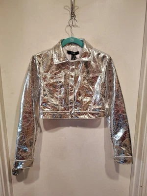 Chaqueta Recortada Forever 21 Nueva Con Etiquetas Plateada Metálica Talla XS Rosa Glamour Informal Cybercore Foto 1 de 4
