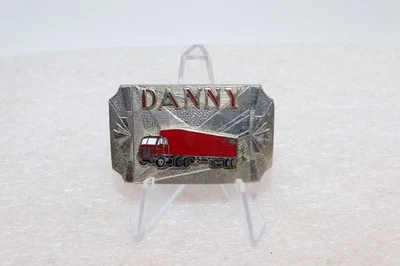 Vintage DANNY Belt Buckle by HOOK-FAST with Cab Over Rig Foto 1 de 4