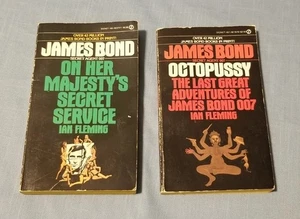 SIGNET James Bond 2 Books OCTOPUSSY, ON HER MAJESTYS SECRET SERVICE Ian Flemming - Foto 1 di 8