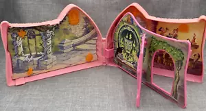 Casa de campo Disney Mattel Blancanieves y 7 enanos 1993 rosa sin figuras de colección - Imagen 1 de 17