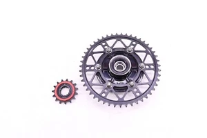 Yamaha MT09 MT-09 MT 09 2019 18-21 MT 09 FABRICANTE DE EQUIPOS ORIGINALES BUJE DE RUEDA TRASERA SUPERLITE PIÑÓN Y130 - Imagen 1 de 9