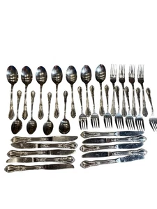 Towle MERRIMACK Stainless Flatware SILVERWARE Fork Spoon Knife - 32 pieces - Picture 1 of 2