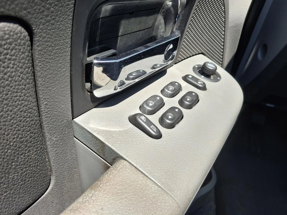 Interruptor de puerta delantera del conductor ventana del conductor se adapta 03-08 CROWN VICTORIA 3602770 Foto 1 de 1