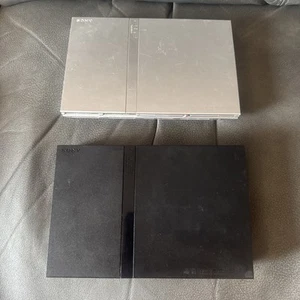 X2 Sony Playstation 2 PS2 Slim Silber/Schwarz SCPH-70003 + 75003 Konsolen Defekt - Bild 1 von 7