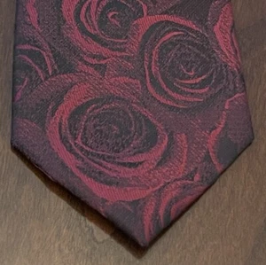 Halston Burgundy Hand Made 100% Polyester With Pocket Square Made In China - Picture 1 of 11