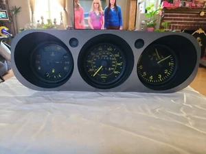 1983 - 1984 PORSCHE 944 OEM FRONT CLUSTER SPEEDOMETER INSTRUMENT GAUGE - Picture 1 of 10