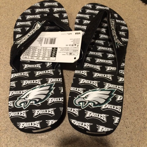 Philadelphia Eagles NFL Sequined Flip Flops Size Small W 7-8, M 5-6 NWT Cover