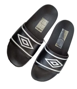 UMBRO Badeschuhe Badepantoletten Badelatschen Sliders schwarz - Picture 1 of 2