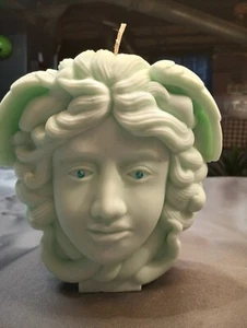 Large Soy Wax Green Medusa Head Scented Candle - Picture 1 of 6