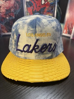Just Don Mitchell & Ness Los Angeles Lakers Gorra Amarilla Pitón Correa RSVP Foto 1 de 4