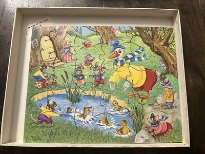 Victory English Wooden Ducks Jigsaw Puzzle Children’s 30 Pieces Complete - Image 1 of 3