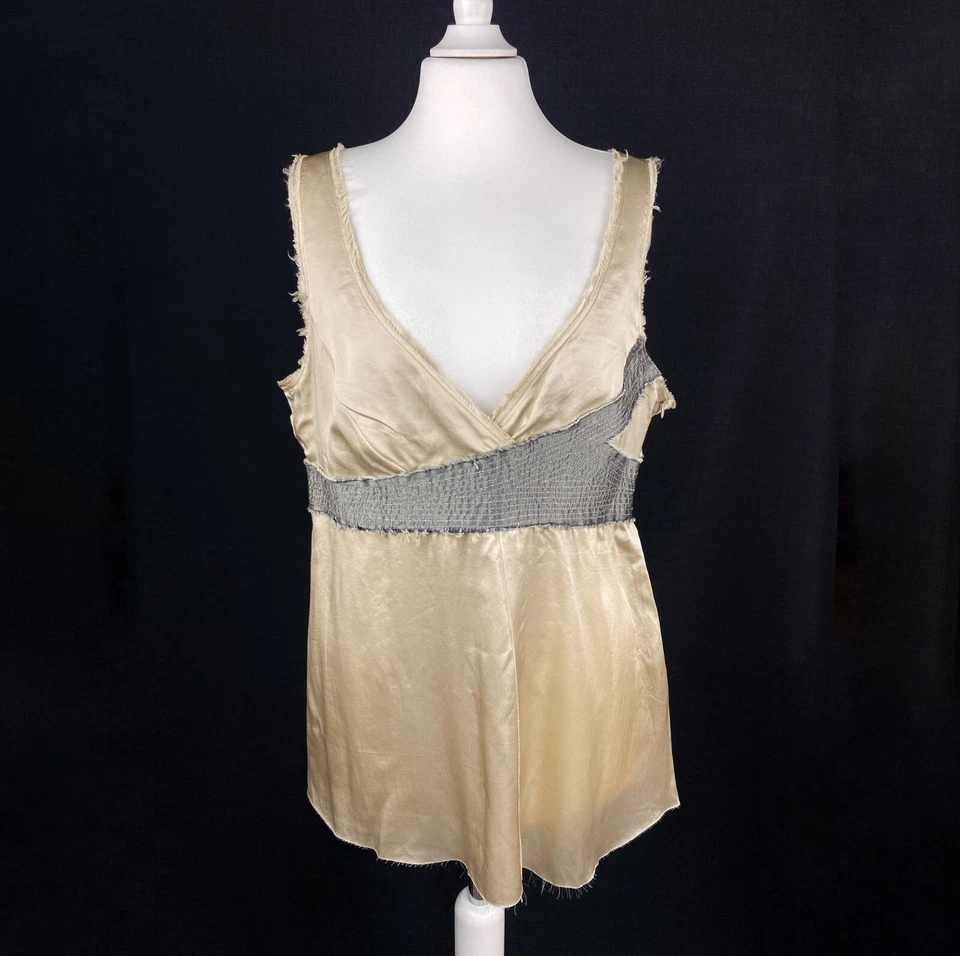 Top Dondup Italia 100% Seda Beige Sin Mangas Talla IT 46 Cuello en V Detalle Acanalado Foto 1 de 4