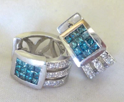 Aretes tipo argolla de diamantes blancos azules de oro blanco de 18 quilates - 14,9 gms, 0,68 pulgadas, 1,26 quilates Foto 1 de 4