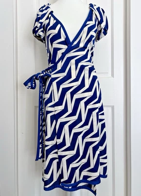 DVF Diane Von Furstenberg Icónico Vestido Envolvente de Seda Betsy Azul Blanco Talla 2 Geométrico Foto 1 de 4