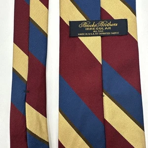Vintage Brooks Brothers unregelmäßige Seidenkrawatte mit Reppstreifen hergestellt in den USA marineblau weinrot - Bild 1 von 7