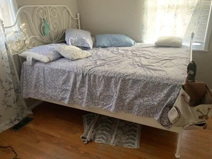 queen size metal bed frame - Picture 1 of 1