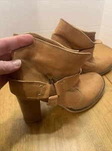 Sundance Boots Womens 7.5 US 38 EU Tan Harness Ankle Bootie Leather Stacked Heel - Picture 1 of 13