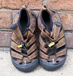 KEEN 8212 Waterproof Canvas Hiking/Beach Sandals Brown/Black US Size 10 Youth - Picture 1 of 6