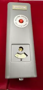 HONEYWELL L4006E1109 130-270F AQUASTAT NEW IN BOX - Picture 1 of 6