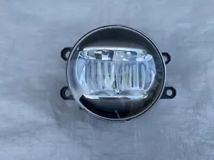 2014 2015 2016 Lexus IS250 IS350 Fog light LED Driver side 1379404 - Picture 1 of 7