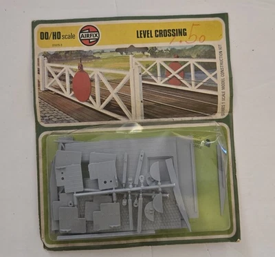 De colección Airfix OO HO Escala Calibre 01615-9 CRUCE DE NIVEL Cardado Nuevo de Lote Antiguo Foto 1 de 4