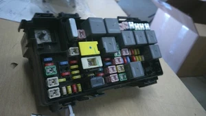Dodge Caravan 2008 caja de fusibles RTB0AC04E7 - Imagen 1 de 5