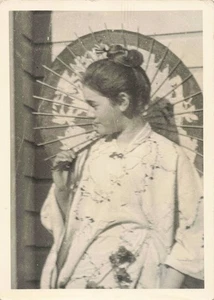 VTG Photo Beautiful Woman Parasol Kimono Fashion Asian Style - Picture 1 of 1