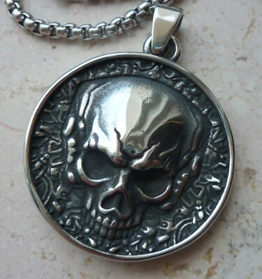 2 Seiten Skull Totenkopf Anhänger Münze Edelstahl Halskette Herren Biker - Bild 1 von 4