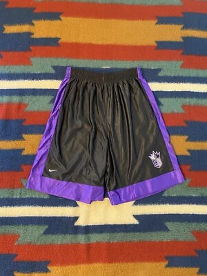 Pantalones Cortos de Baloncesto Nike Sacramento Kings NBA Negros y Púrpura Medianos Foto 1 de 4