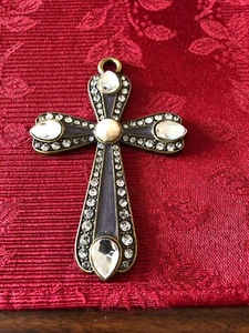 Beautiful Rhinestone Cross Pendant - Picture 1 of 3