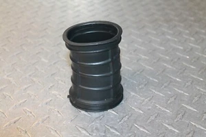 Tubo de admisión 01 Suzuki Savage 650 Boulevard S40 OEM - Imagen 1 de 5