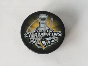 Chad Ruhwedel Firmado Autografiado 2017 Pittsburgh Penguins Stanley Cup Puck a - Imagen 1 de 1