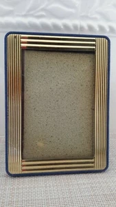 Cornice portafoto vintage rettangolare in metallo dorato regge foto 3,0"x4,5" retro blu - Foto 1 di 12