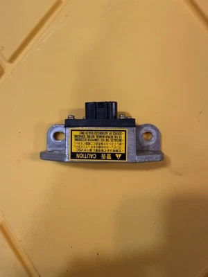 Toyota 4Runner YAW Rate Turn Sensor Module 89183-30040 OEM - Image 1 of 3