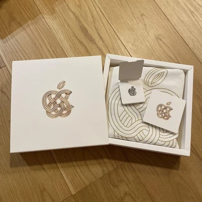 Apple Ginza Renewal Novelty Set Pin Badge Eco Bag Limited Exclusive Not For Sale - Image 1 of 4