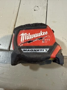 Milwaukee Tool 48-22-0325 25 Ft Tape Measure 1 In Blade Magnetic Hook SAE - Picture 1 of 8