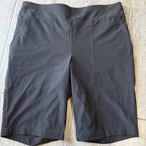 NWT Chico's Zenergy Size .5 Us 4-6 RARE Neema Black Grommet Detail Shorts - Picture 1 of 6