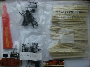 Large Quantity Of Model Railway Accessories Inc Fencing Buffers etc (Shop Ref A4