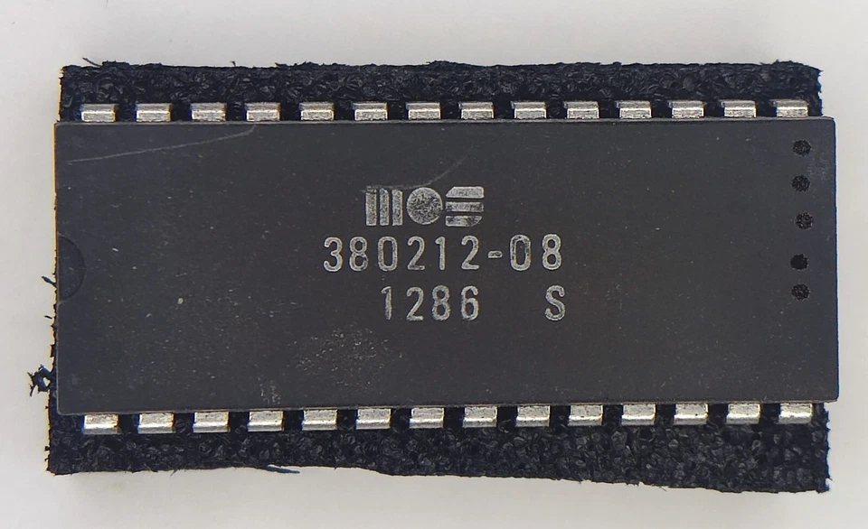 MOS 380212-08 Commodore PC10 PC20II PLA U39 neu 5 - Bild 1 von 1