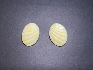 Vintage Ivory Cream Colored Oval Carved Stud Statement Earrings 1.5" - Picture 1 of 3