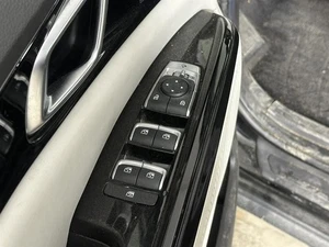 Driver Front Door Switch Driver's Master Fits 22 CARNIVAL 2783332 - Picture 1 of 12