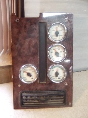 Painel International calibre 9200 3592548C91 - Imagem 1 de 4