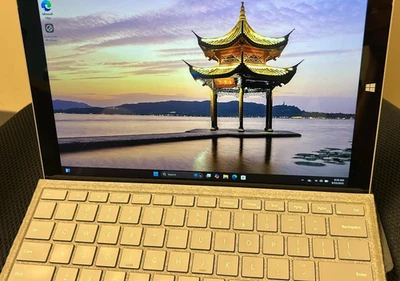 Microsoft Surface Pro 3 1631 12” i5-4300U 8GB RAM 256GB SSD . - Image 1 of 4